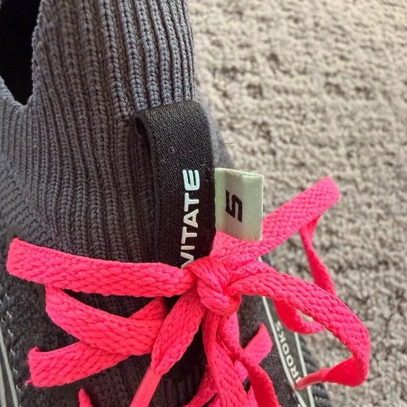 Brooks women’s levitate 5 stealth fit size 9 - Picture 4 of 6